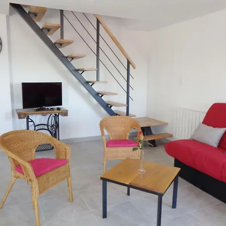 Holiday home Cosy Avec Cheminee, Animaux Acceptes Et Grande Terrasse - Fr-1-496-221 Regny